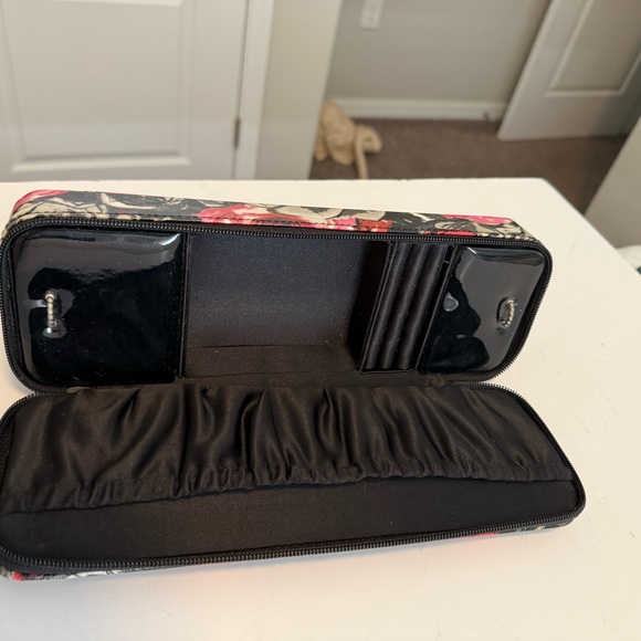 Brighton Floral Heart jewelry travel case in Black, Cream & Pink - Picture 7 of 9